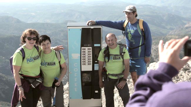 Café con drones en la cima