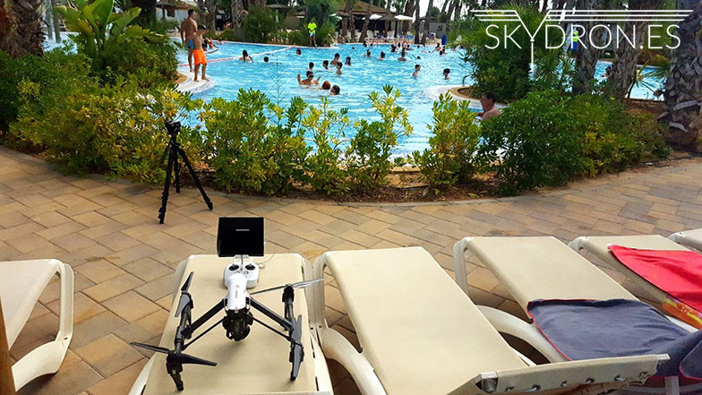 Cuando llega el calor del verano nuestros drones también van a la piscina para refrescarse