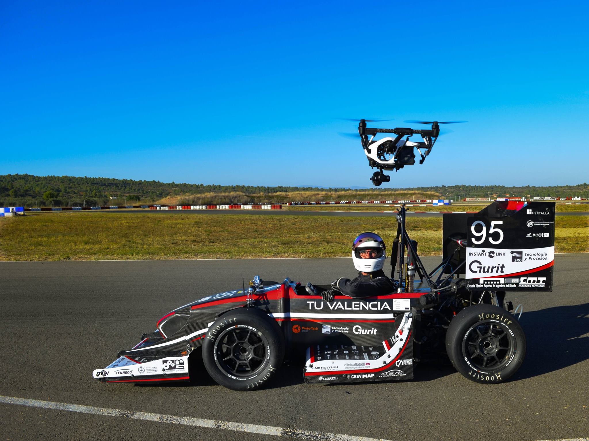 ¿Echamos una carrera? … Grabamos el nuevo monoplaza del FSUPV Team