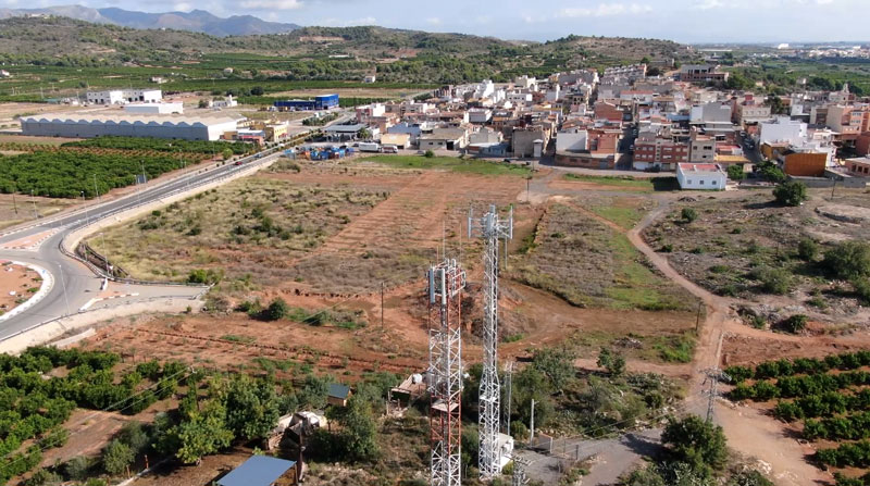 Revisión de torres de comunicación y otras construcciones civiles en altura con drones.